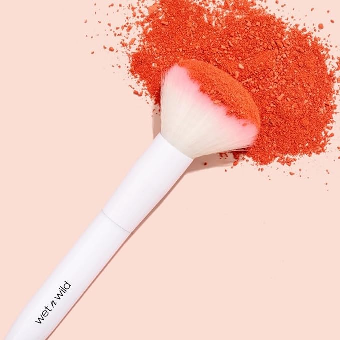 wet n wild Full Coverage Foundation Brush, Packed Bristles for All Formulas, Comfort Grip, Cruelty-Free & Vegan