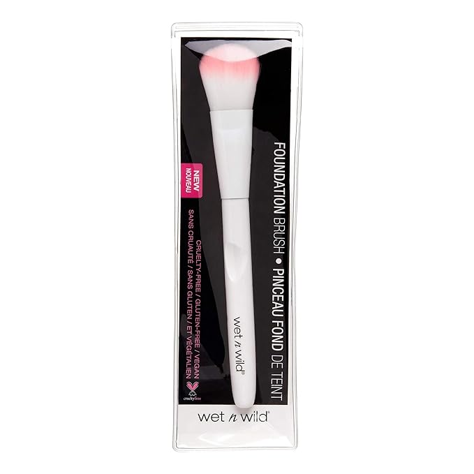 wet n wild Foundation Brush, Densely-Packed Synthetic Fiber Bristles for Liquid, Cream & Powder, Ergonomic Handle for Comfortable Control